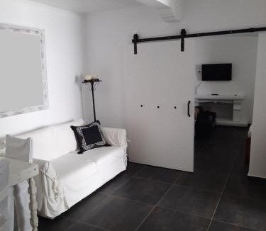 Skyros Town House | Central Skyros Hideaway