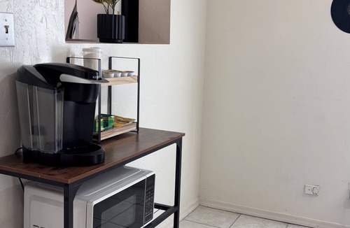 Feldman's House | Central Tucson - Near University of Arizona - 7 Min DT & 4 Ave 1B1B