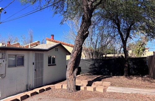 Feldman's House | Central Tucson - Near University of Arizona - 7 Min DT & 4 Ave 1B1B