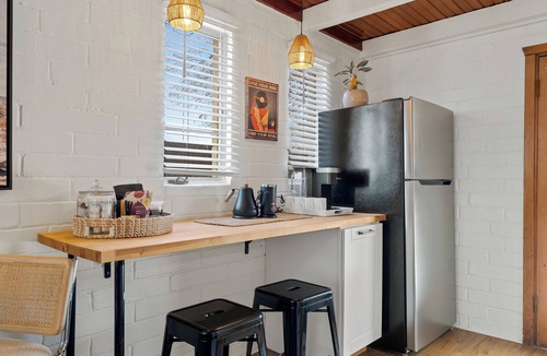St. Francis Cabrini House | Central Tucson Oasis ~ Heated Pool ~ 10 min to UofA and Gem Show