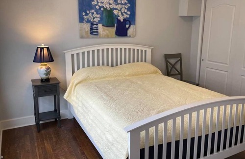 El Paso Cottage | Centrally Located Bungalow