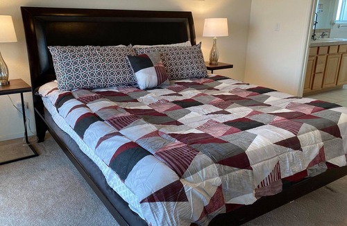 Fort Mohave House | Centrally Located Family Retreat | Backyard+Pkg