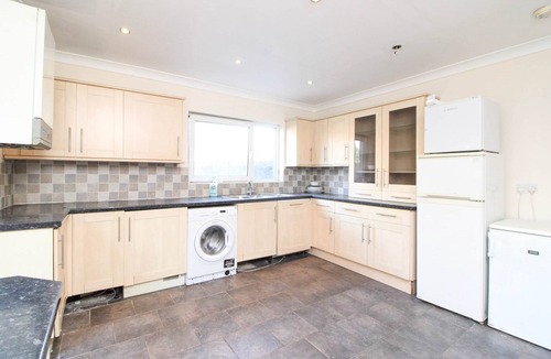 Shirley House | Centrally located double room