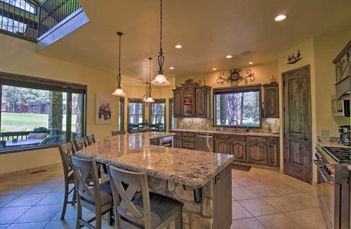 Pinetop House | Centrally Located: Lavish Pinetop Paradise!