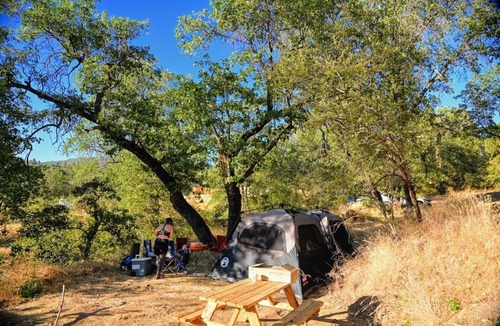 Pinehurst House | CG31 Small 15X10 ft. Campsite/Shower - Kings Canyon & Sequoia NP