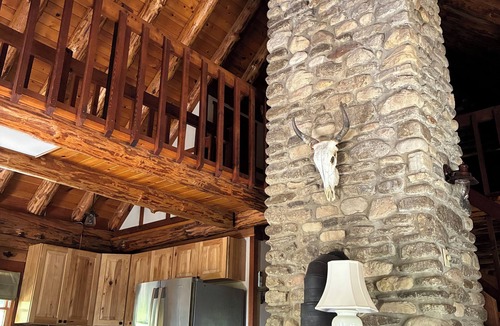 Waynesville Cabin | Chalet-Style Log Home – Waynesville, Ohio