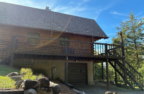 Waynesville Cabin | Chalet-Style Log Home – Waynesville, Ohio