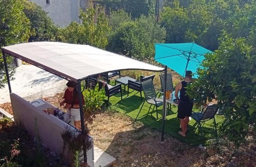 Valle-de-Campoloro Bed & Breakfast | Chambres d'hôte A Caserella, Maison de village rénovée avec vue sur mer