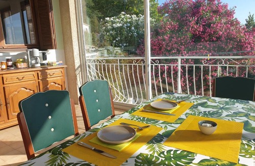 Valle-de-Campoloro Bed & Breakfast | Chambres d'hôte A Caserella, Maison de village rénovée avec vue sur mer