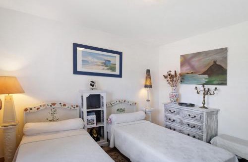Sarrola-Carcopino Bed & Breakfast | Chambres de la mer et baldaquin