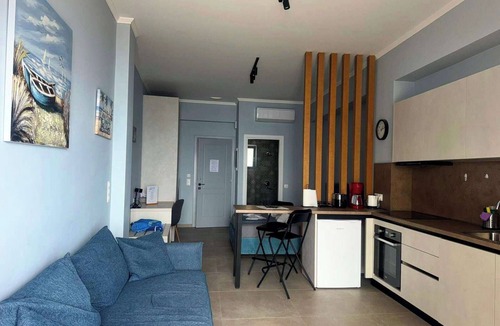 Haraki Apartment | Charaki Escape Chic Studio with Seafront Patio