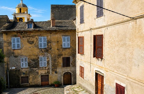Cervione Apartment | Charmant appartement climatisé proche des plages et en plein coeur village