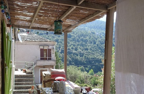 Olini House | Charmante et authentique maison de village, idéale entre amis ou en famille !