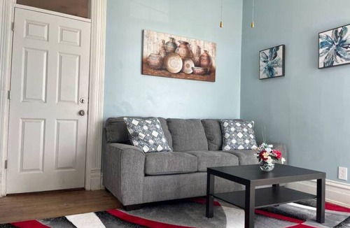 Huntington Apartment | Charming 1-bedroom apartment with WiFi, AC in fabulous Huntington