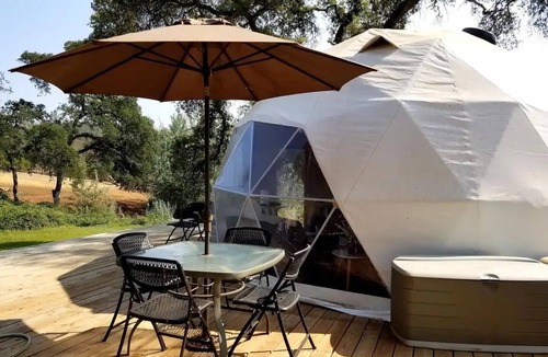 Cedar Ridge RV Rental | Charming 1-bedroom campground in Auburn with WiFi access