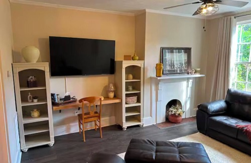 Dublin Apartment | Charming 1-bedroom downstairs apartment in fabulous Dublin, GA