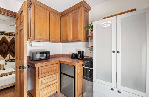 West Old Town Apartment | Charming 1-bedroom casita with AC in Old Town Albuquerque