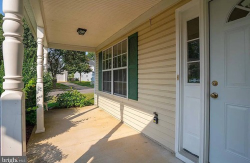 St. Charles House | Charming 1-bedroom with attached bath room in Waldorf , MD