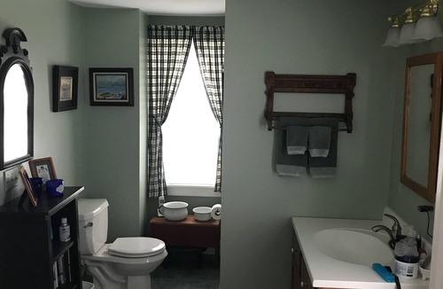 Saunderstown House | CHARMING 1812 FARMHOUSE SPACIOUS, RELAXING- like vacationing in your own B&B