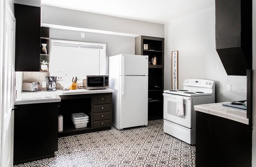 University District Apartment | Charming 1BR Near UM & Downtown-Mid-Term Stays Welcome