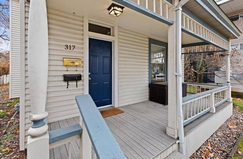 University District Apartment | Charming 1BR Near UM & Downtown-Mid-Term Stays Welcome