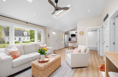 Kenyon House | Charming 2-bedroom house in South Kingstown with pass to beach