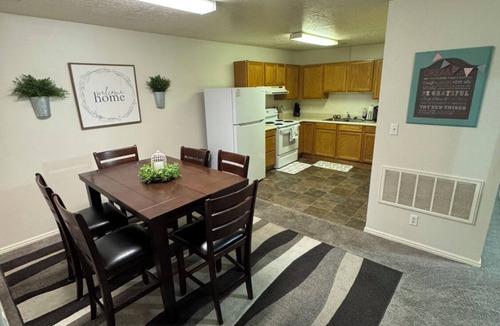 Beaver Apartment | Charming 2-bedroom apartment in lovely downtown Beaver with WiFi