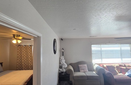 Hanford House | Charming 2-bedroom house with fitness room, WiFi in enjoyable Hanford