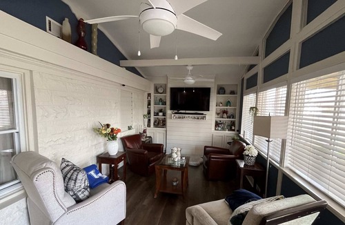 Buechel House | Charming 3 Bed, 2 Bath House Near Churchill Downs