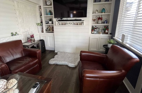 Buechel House | Charming 3 Bed, 2 Bath House Near Churchill Downs