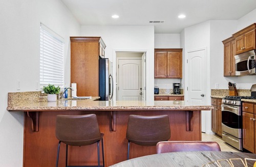 Fresno House | Charming 3-bedroom house in lovely Fresno with WiFi, AC