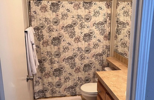 Mc Gill House | Charming 3-bedroom house in enchanting McGill with AC