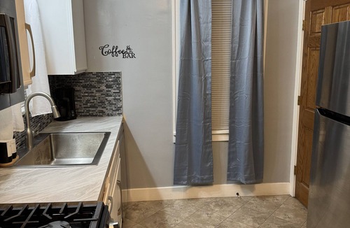 Toledo House | Charming 3-bedroom house next to Hollywood Casino! 1 minute from Interstate 75