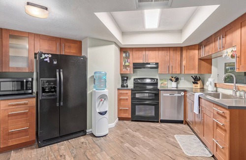 Mesa House | Charming 3-bedroom house with Pool, WiFi and AC in amazing Mesa