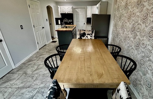 Georgetown Cottage | Charming 3-bedroom pet-friendly cottage in lovely Georgetown w big fenced yard