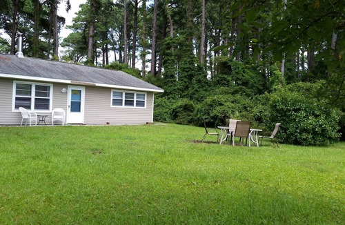Beaufort House | Charming 3 bedroom retreat on North Leopard Creek near Beaufort, NC