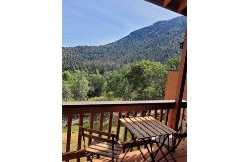 Kelseyville House | Charming 3 Bedroom Home with Lake & Mountain Views