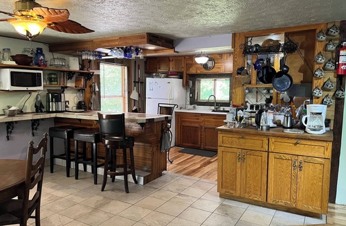Pomeroy Bed & Breakfast | Charming 4-bedroom country home; AC and full kitchen between Pomeroy & Athens
