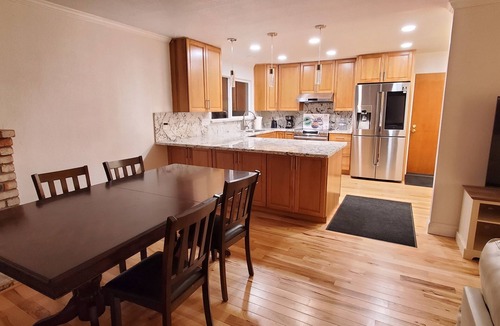 Davis House | Charming 4-bedroom Fully Furnished House in Davis with AC