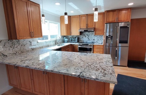 Davis House | Charming 4-bedroom Fully Furnished House in Davis with AC