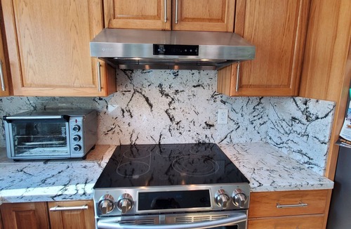 Davis House | Charming 4-bedroom Fully Furnished House in Davis with AC