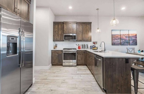 Ivins House | Charming 5-bedroom townhome in Santa Clara