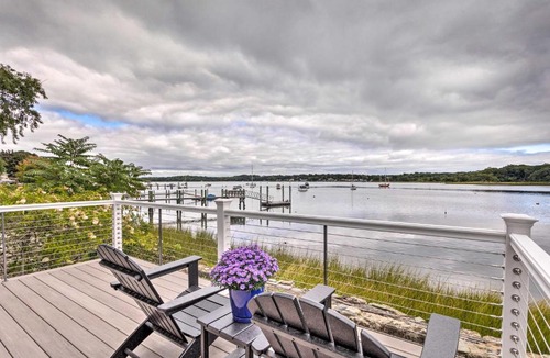 Bristol House | Charming Bristol Cottage w/Private Beach!