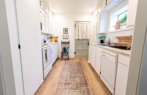 Burley House | Charming Burley Home, 9 Beds