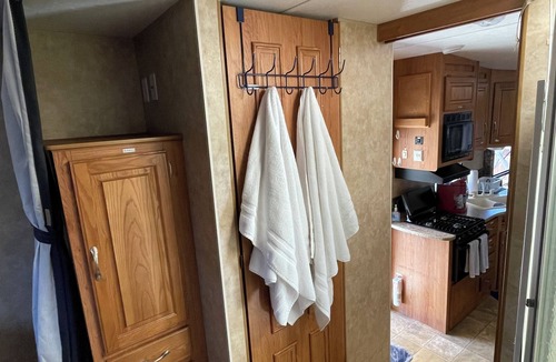 La Mesa House | Charming Camper in Prime La Mesa Location – WiFi & inside parking Included