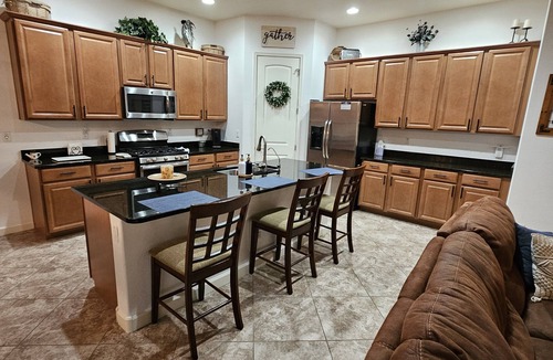 Queen Creek House | Charming Canary 3-bedroom home in Queen Creek. Hot tub, private.