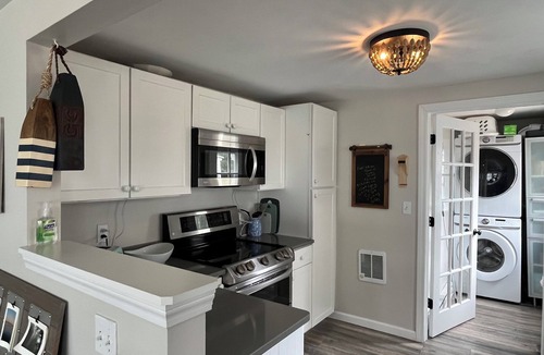 Groton Long Point House | Charming cottage overlooking the lagoon with great sunsets in Groton Long Point