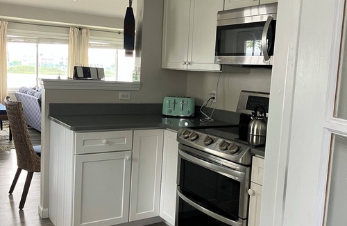 Groton Long Point House | Charming cottage overlooking the lagoon with great sunsets in Groton Long Point