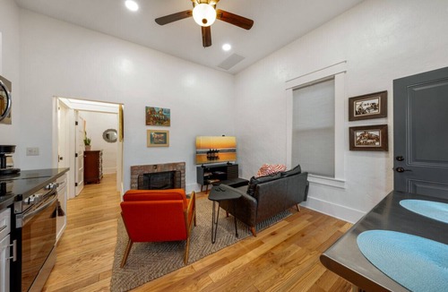 Iron Horse House | Charming & Cozy/Historic Duplex/1 BR 1 BA