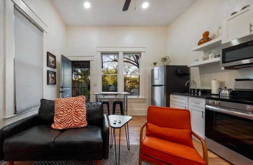 Iron Horse House | Charming & Cozy/Historic Duplex/1 BR 1 BA